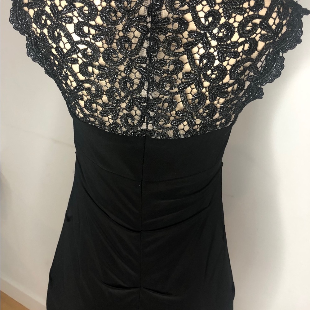 Gown - Picture 5 of 7
